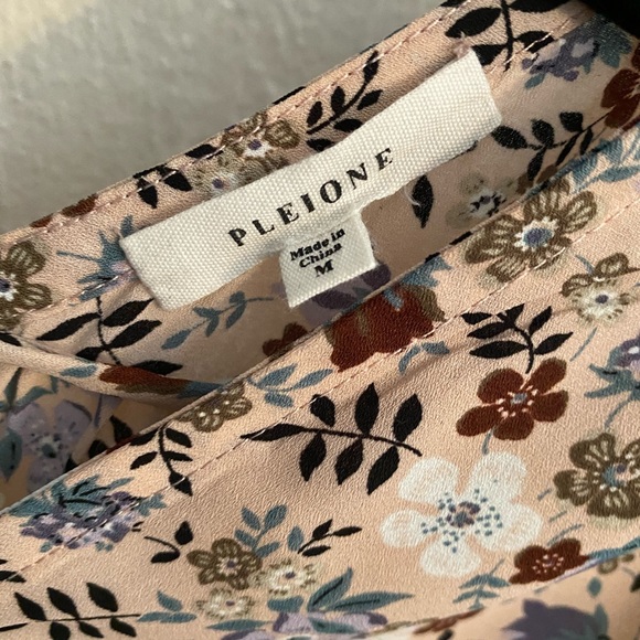Blush Floral Blouse - Picture 4 of 4